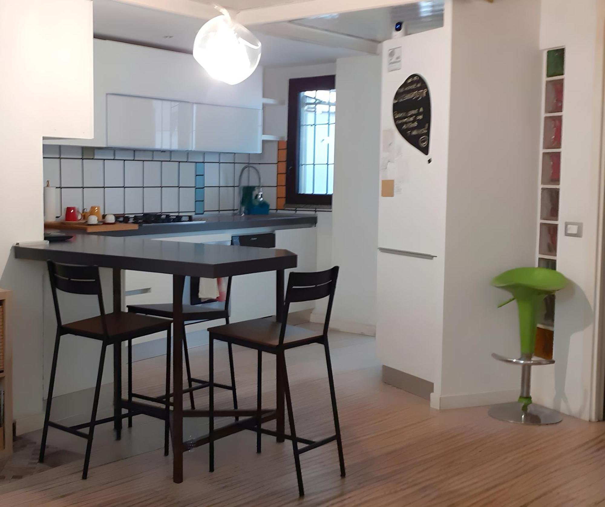 Апартаменты La Casa Nel Cortile-Free Parking Милан Экстерьер фото